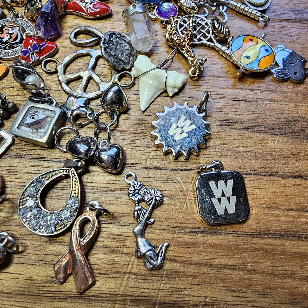 Small Pendants And Charms Lot For Necklaces Or Bracelets Jewelry Making Crafting - Picture 2 of 14